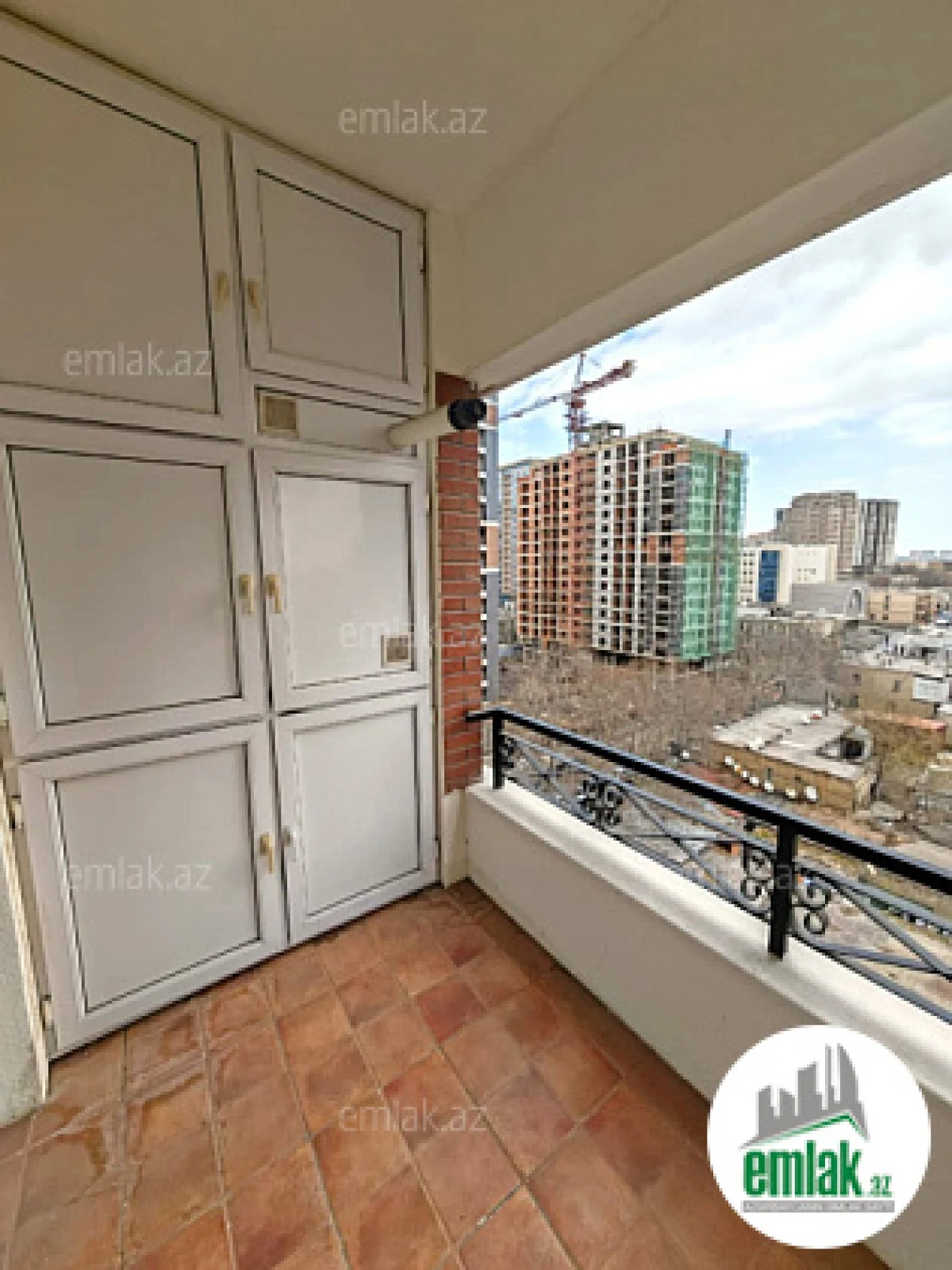 Satılır 4 otaqlı yeni tikili 230 m²