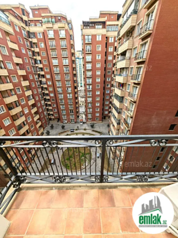Satılır 4 otaqlı yeni tikili 230 m²