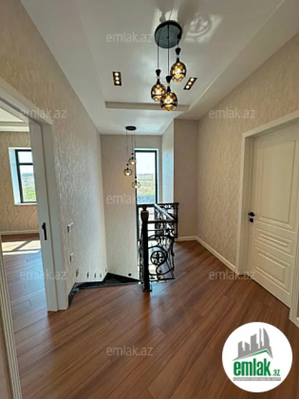 Satılır 5 otaqlı mənzil 250 m²