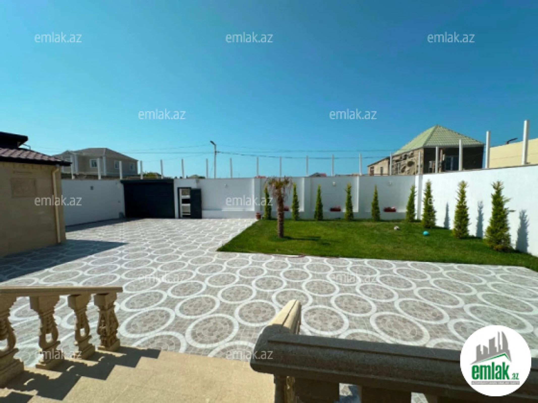 Satılır 5 otaqlı mənzil 250 m²