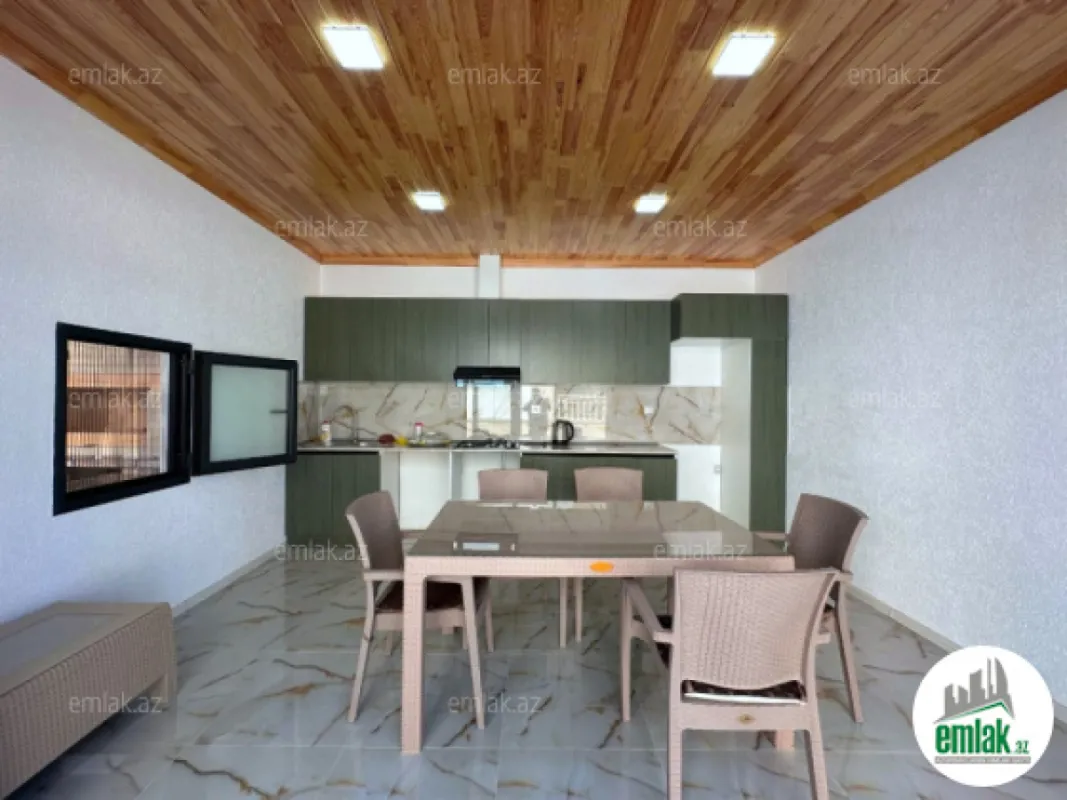 Satılır 5 otaqlı mənzil 250 m²