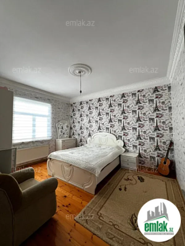 Satılır 6 otaqlı həyət evi 200 m²