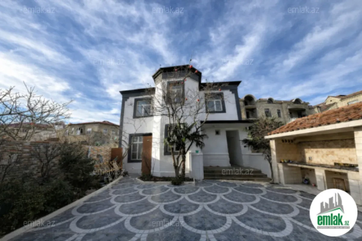 Satılır 6 otaqlı həyət evi 200 m²