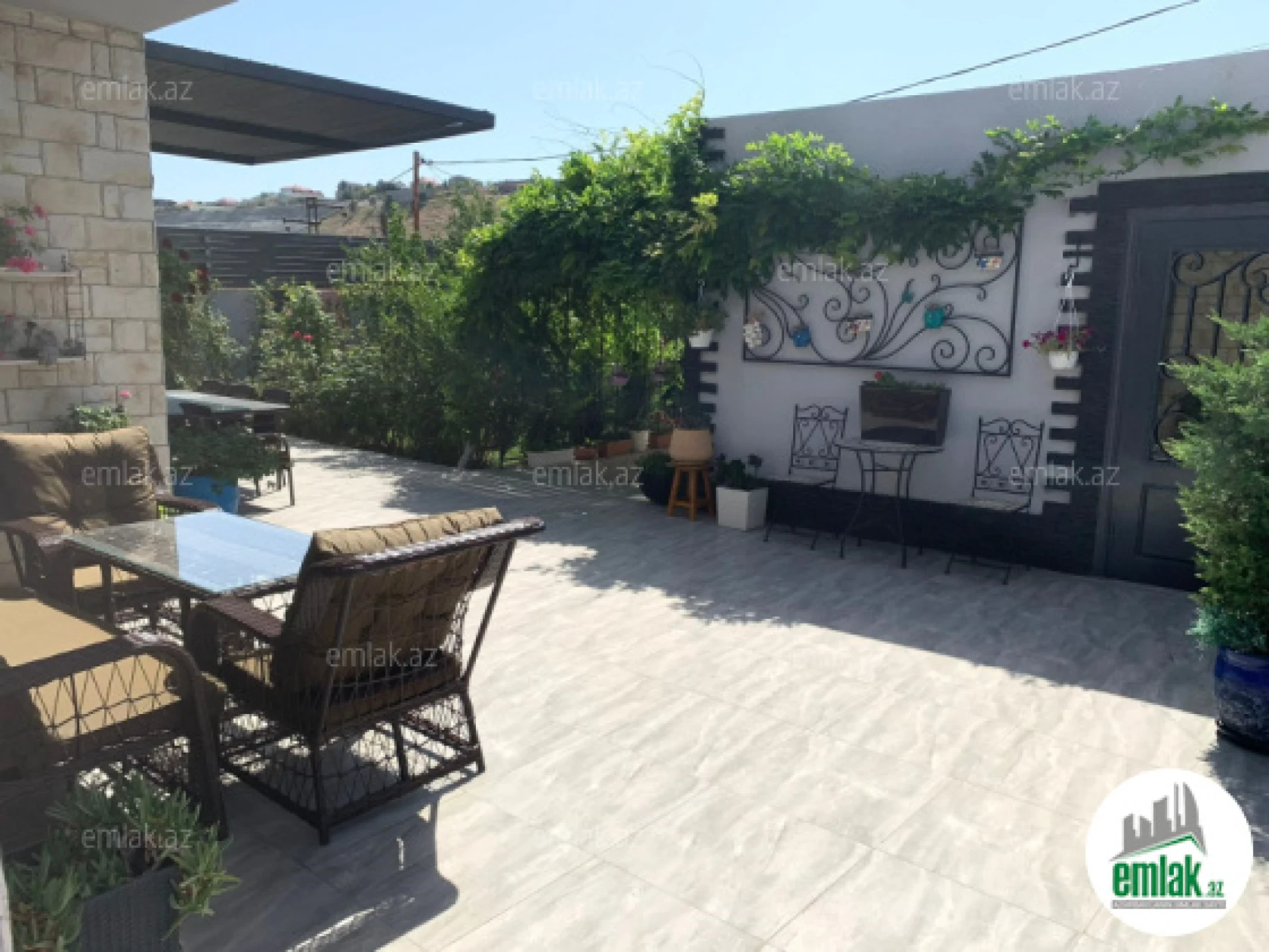 Satılır 6 otaqlı həyət evi 300 m²
