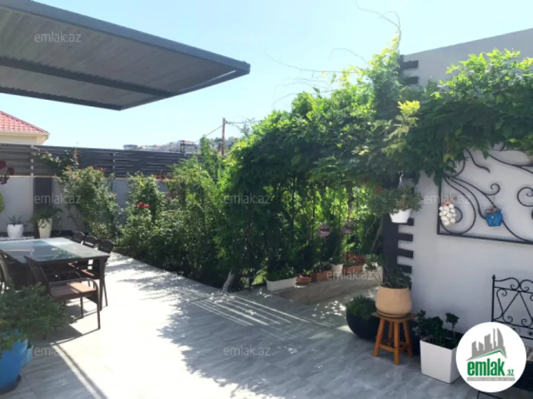 Satılır 6 otaqlı həyət evi 300 m²