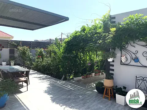 Satılır 6 otaqlı həyət evi 300 m²