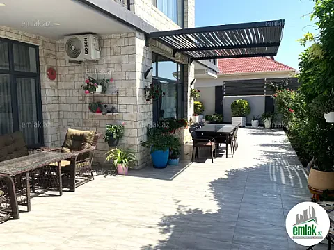 Satılır 6 otaqlı həyət evi 300 m²