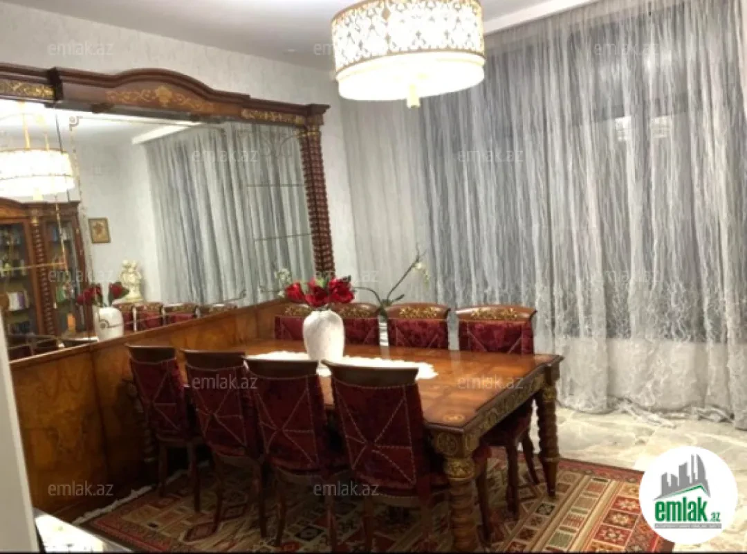 Satılır 6 otaqlı həyət evi 300 m²