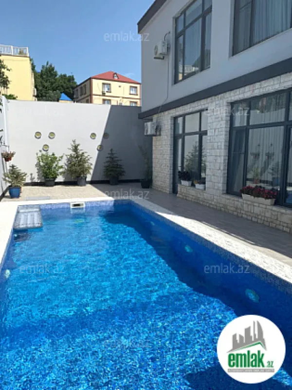 Satılır 6 otaqlı həyət evi 300 m²