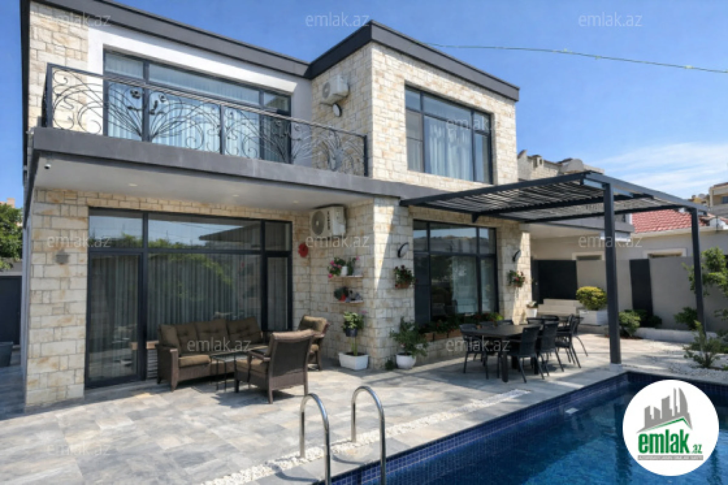 Satılır 6 otaqlı həyət evi 300 m²