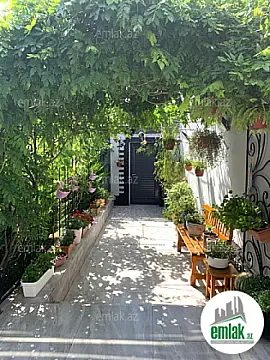 Satılır 6 otaqlı həyət evi 300 m²