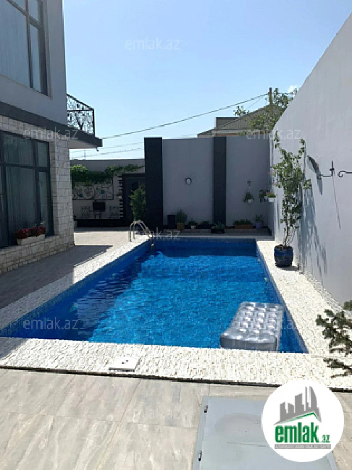Satılır 6 otaqlı həyət evi 300 m²