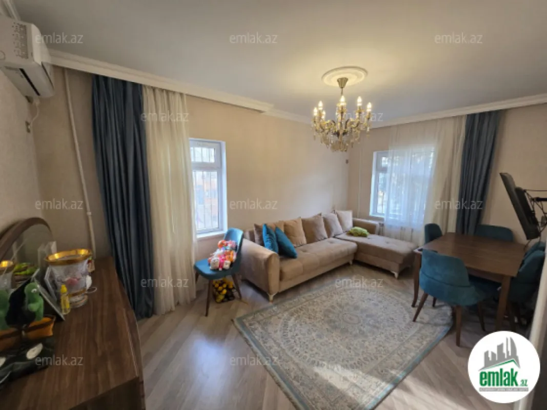 Satılır 2 otaqlı köhnə tikili 53 m²