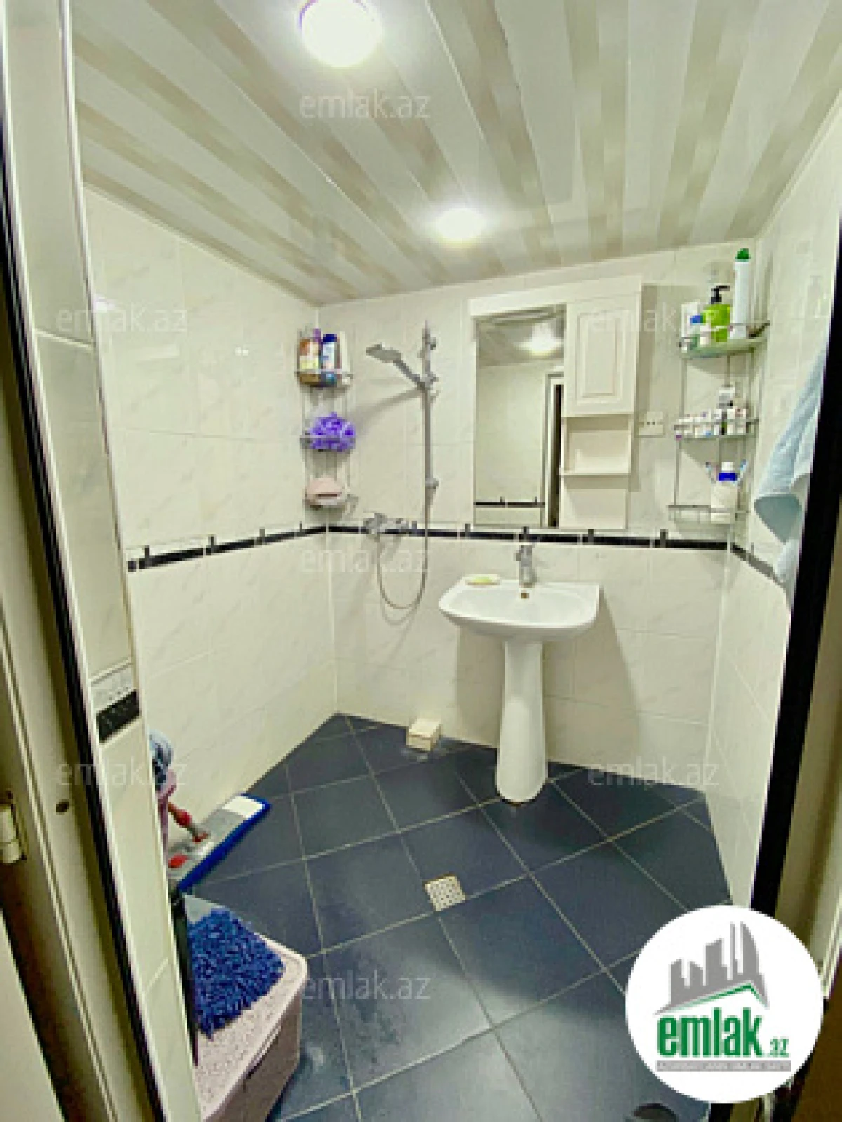 Satılır 3 otaqlı köhnə tikili 90 m²