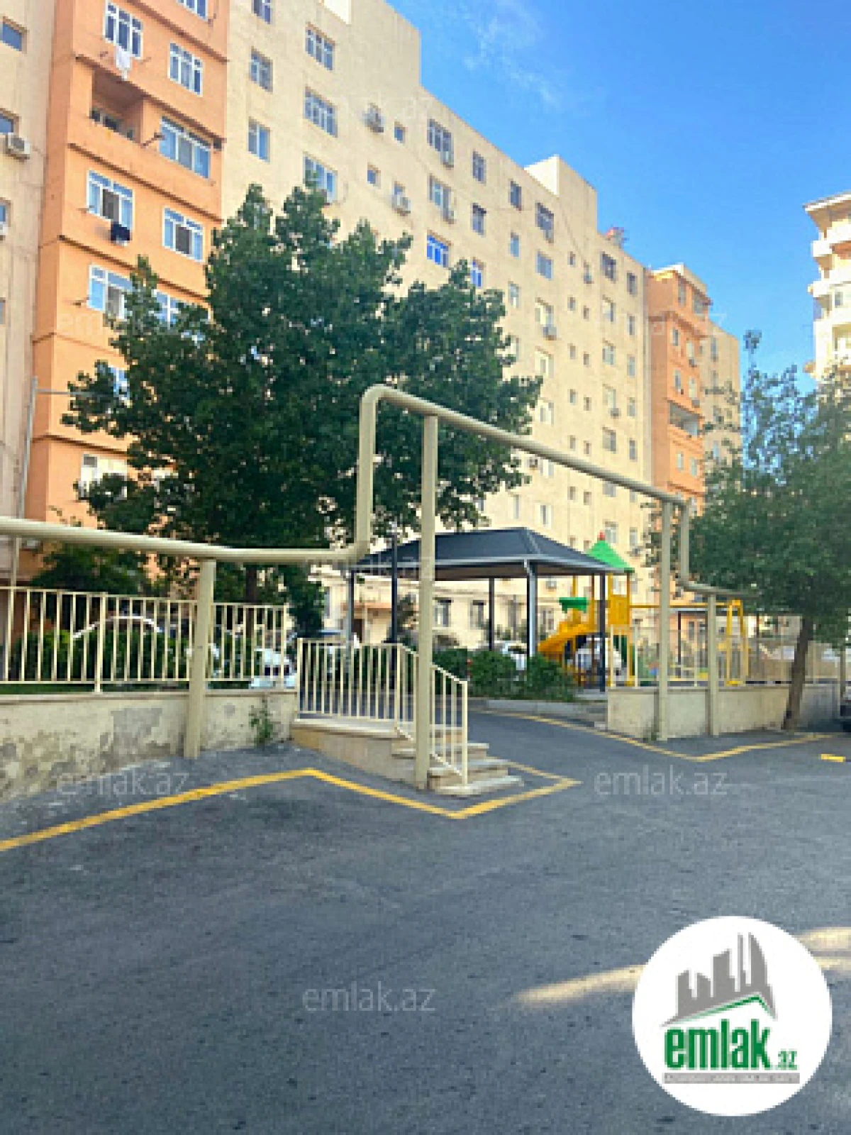 Satılır 3 otaqlı köhnə tikili 90 m²