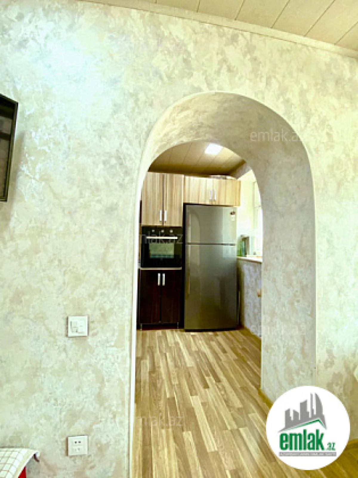 Satılır 3 otaqlı köhnə tikili 90 m²