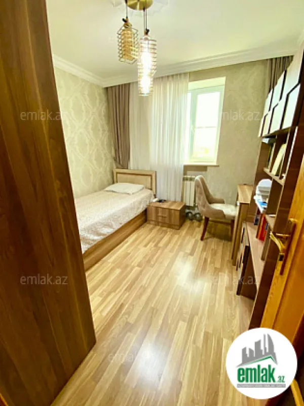 Satılır 3 otaqlı köhnə tikili 90 m²