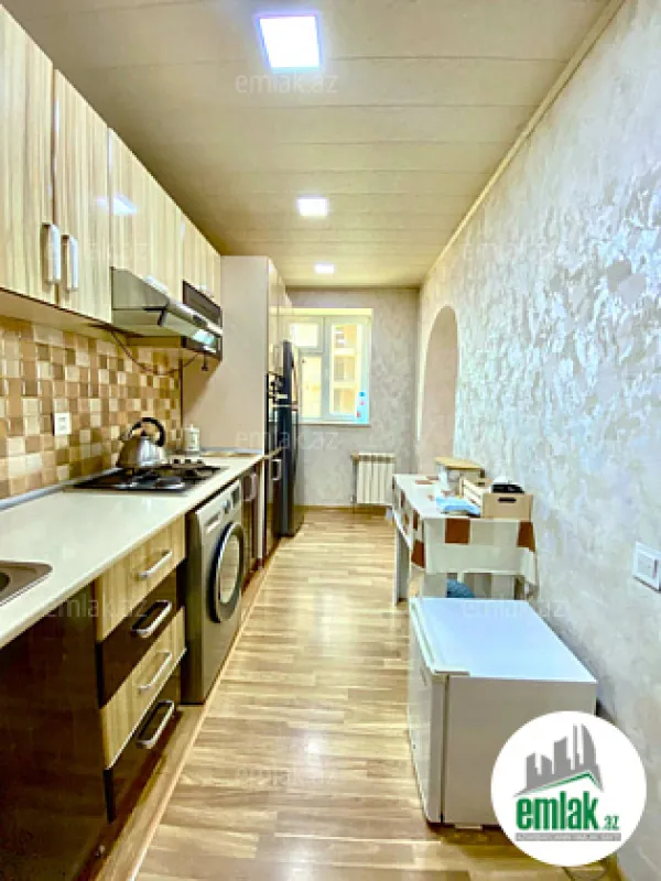 Satılır 3 otaqlı köhnə tikili 90 m²