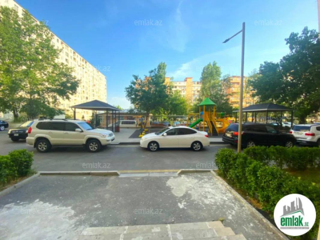 Satılır 3 otaqlı köhnə tikili 90 m²