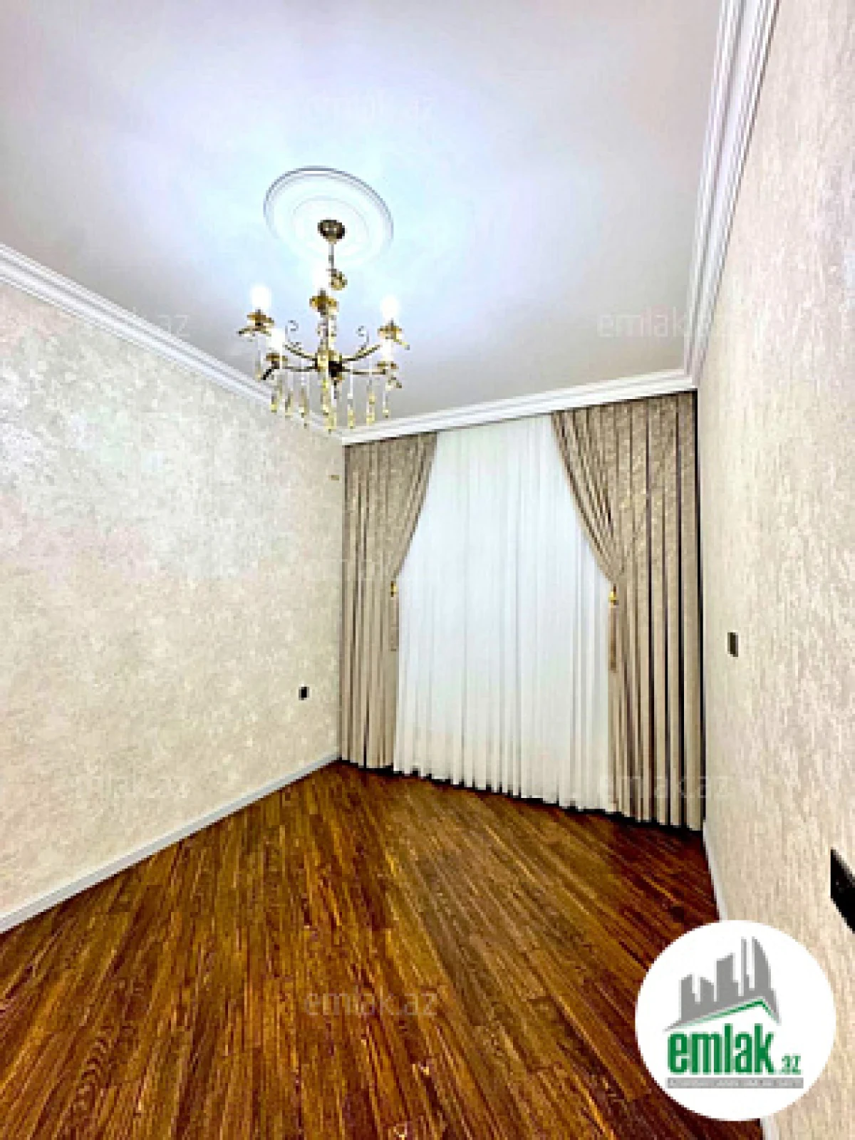 Satılır 3 otaqlı mənzil 110 m²