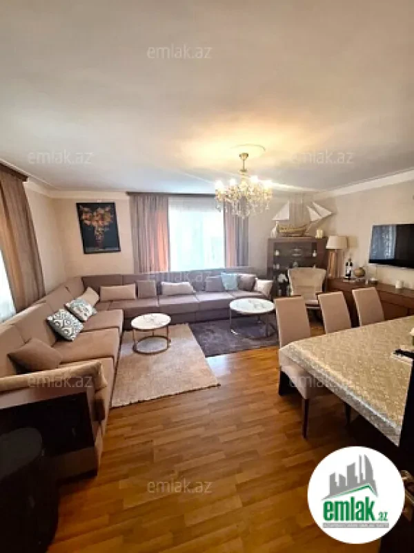 Satılır 5 otaqlı mənzil 368 m²