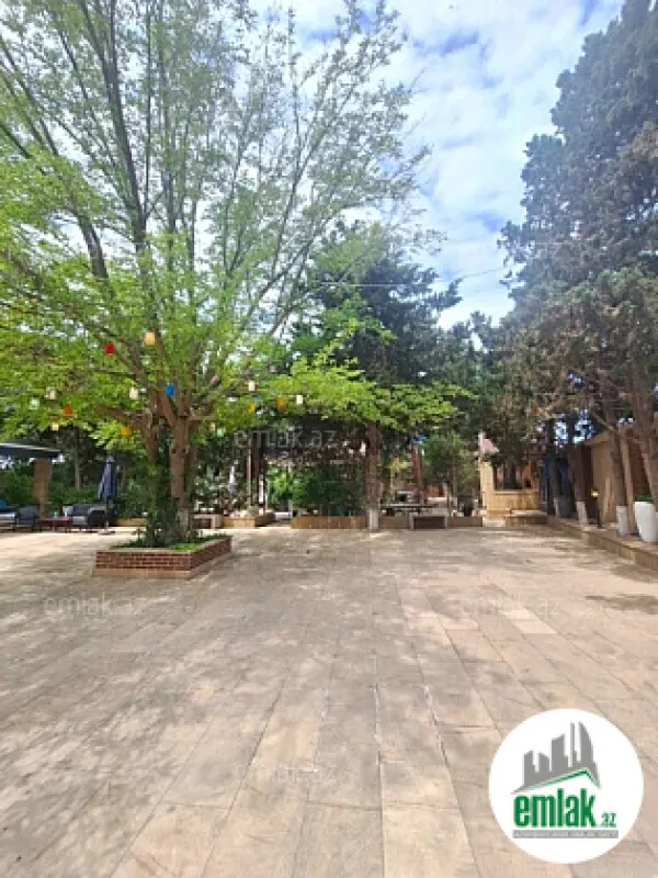 Satılır 5 otaqlı mənzil 368 m²