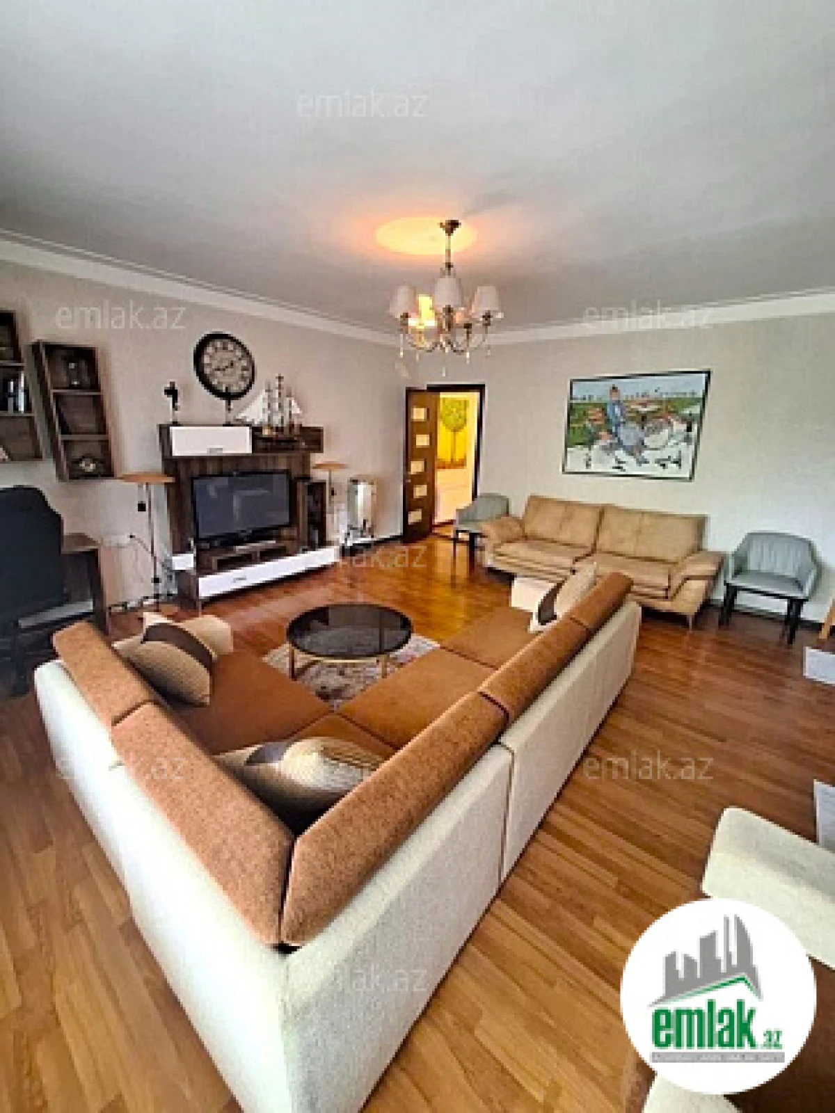 Satılır 5 otaqlı mənzil 368 m²