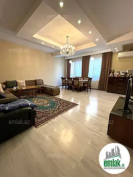 Satılır 10 otaqlı həyət evi 310 m² — Bakı 10 otaq 310.00 m²