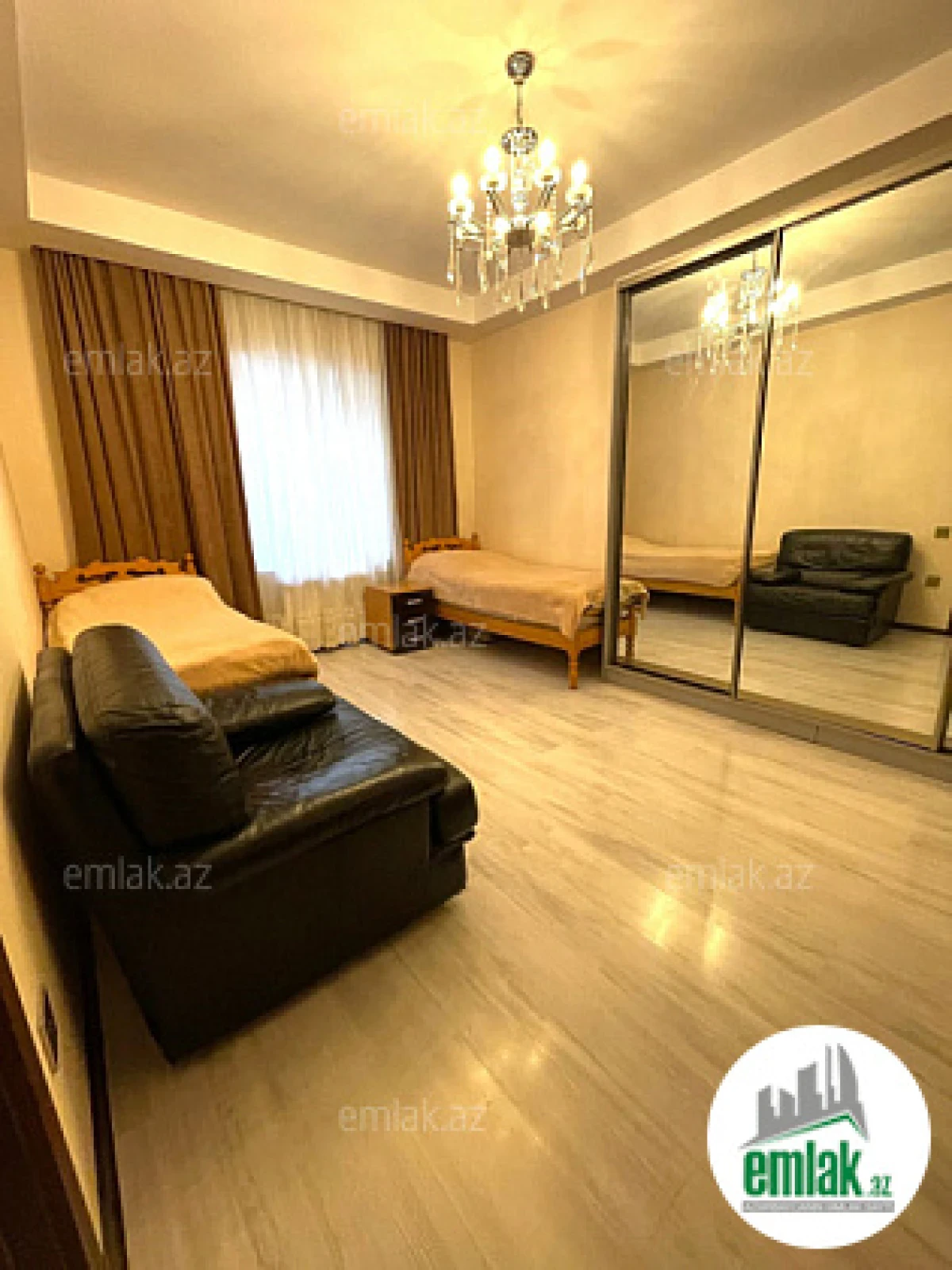 Satılır 10 otaqlı həyət evi 310 m²