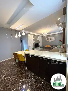 Satılır 10 otaqlı həyət evi 310 m²