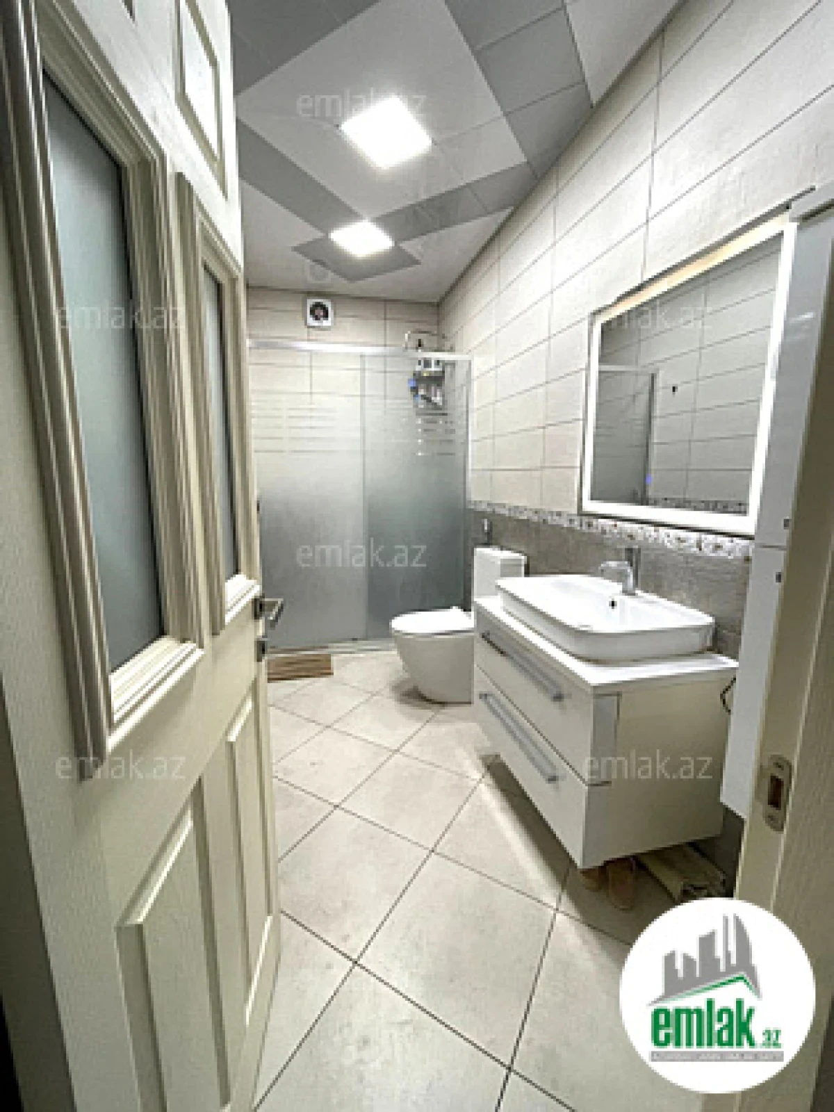 Satılır 10 otaqlı həyət evi 310 m²