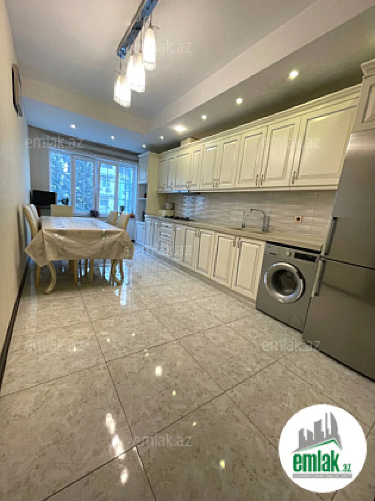 Satılır 10 otaqlı həyət evi 310 m²
