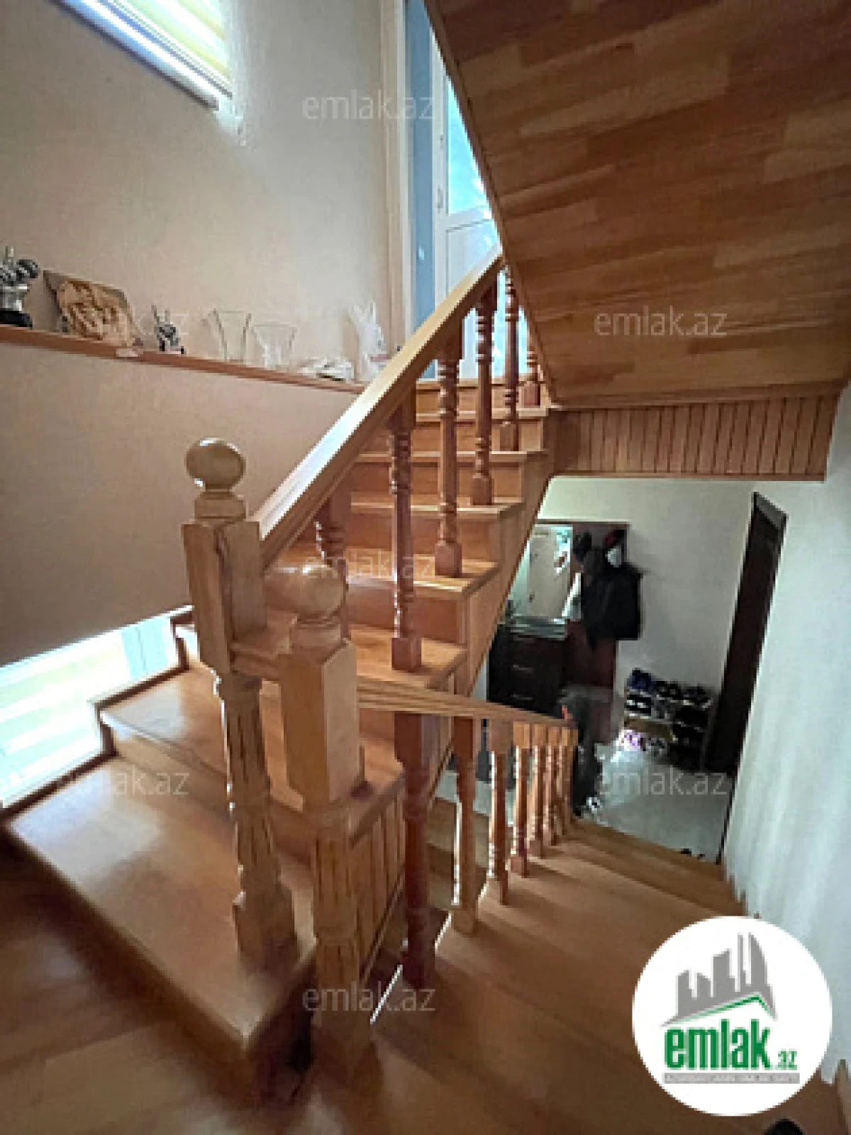 Satılır 10 otaqlı həyət evi 310 m²