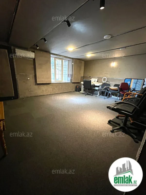 Satılır 10 otaqlı həyət evi 310 m²