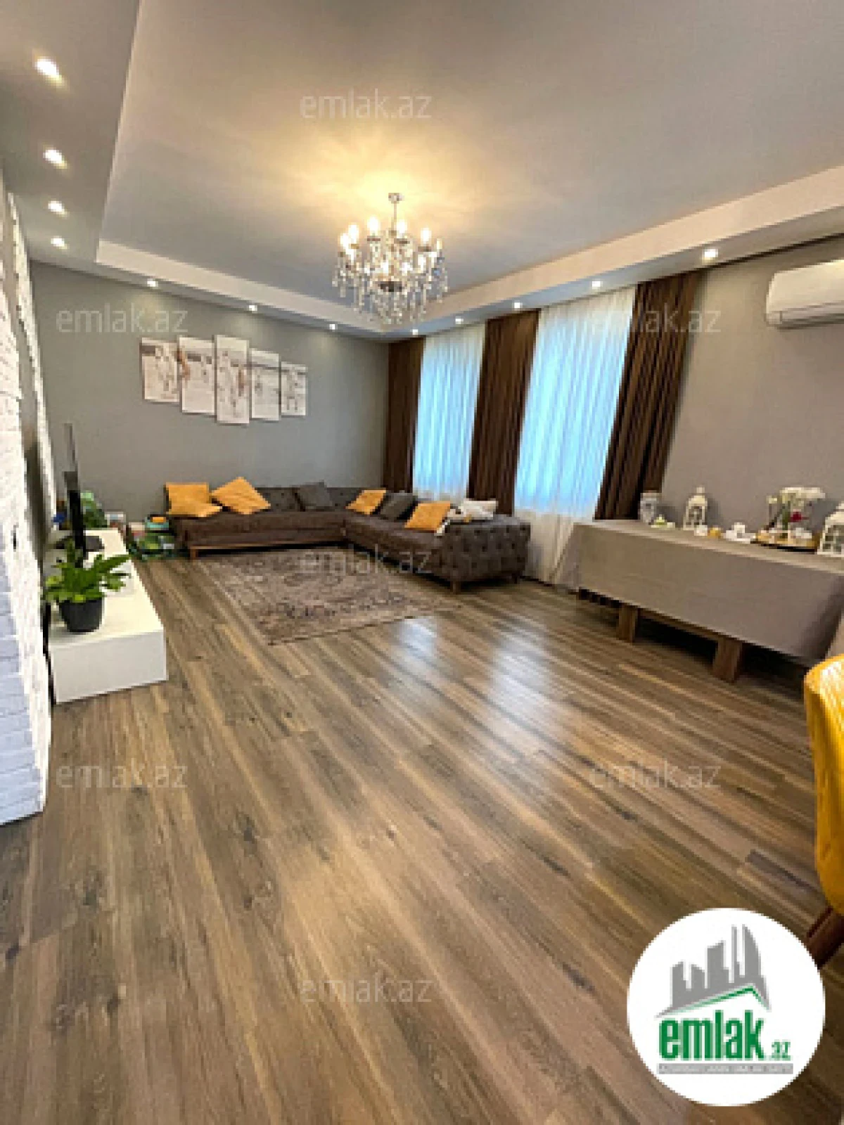 Satılır 10 otaqlı həyət evi 310 m²
