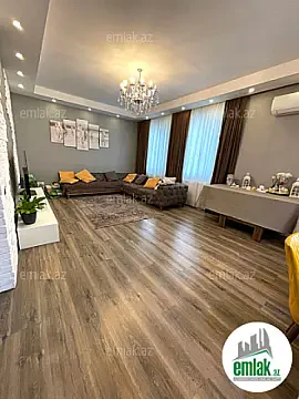 Satılır 10 otaqlı həyət evi 310 m²