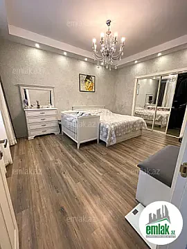 Satılır 10 otaqlı həyət evi 310 m²