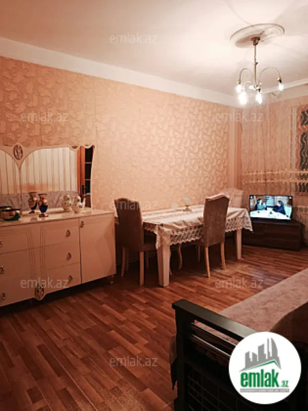 Satılır 3 otaqlı köhnə tikili 75 m²