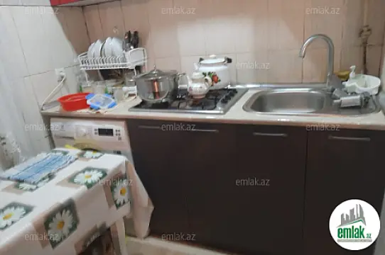 Satılır 3 otaqlı köhnə tikili 75 m²