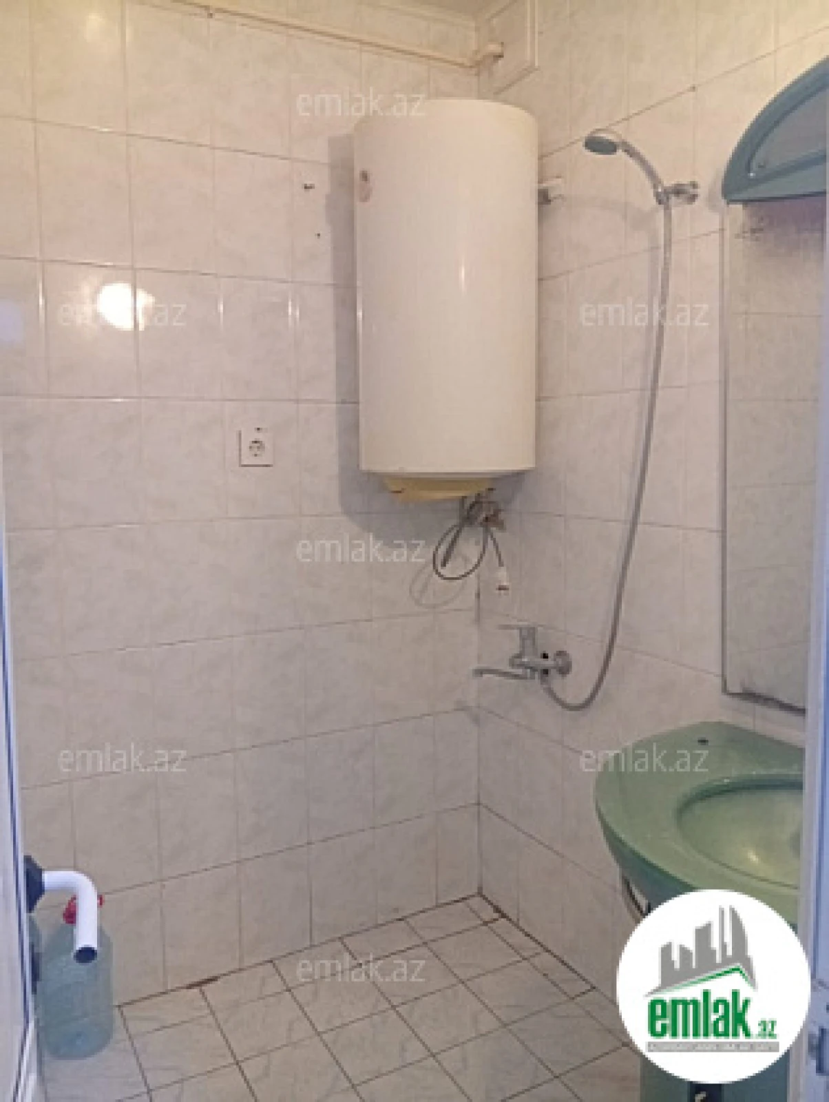Satılır 2 otaqlı köhnə tikili 55 m²