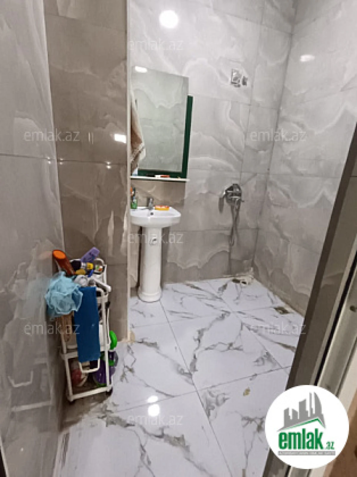 Satılır 3 otaqlı yeni tikili 97 m²