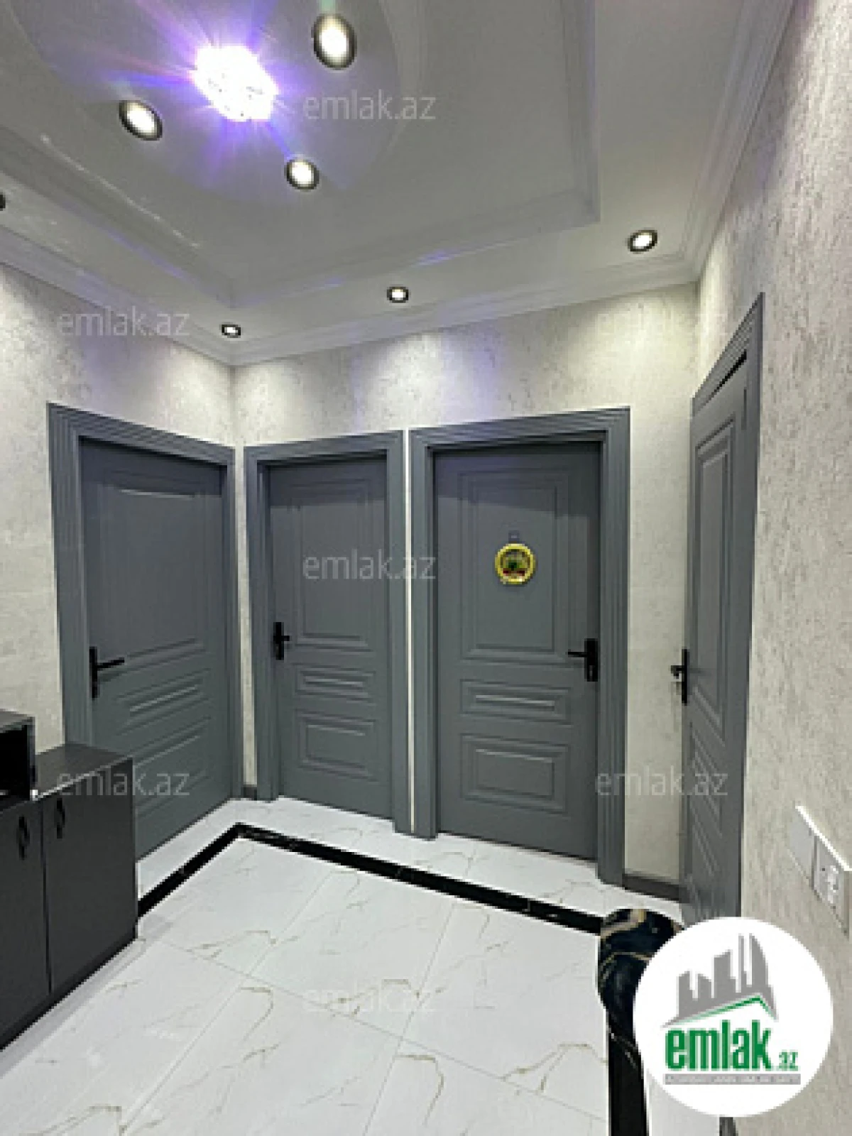 Satılır 4 otaqlı köhnə tikili 110 m²