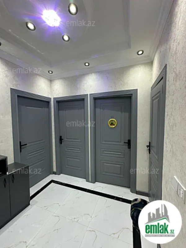 Satılır 4 otaqlı köhnə tikili 110 m²