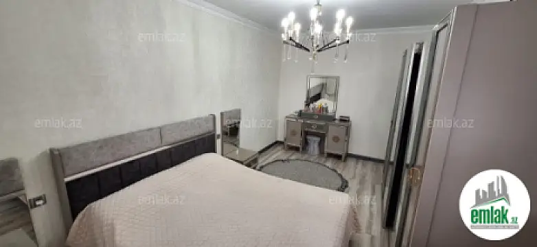 Satılır 4 otaqlı köhnə tikili 110 m²