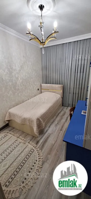 Satılır 4 otaqlı köhnə tikili 110 m²