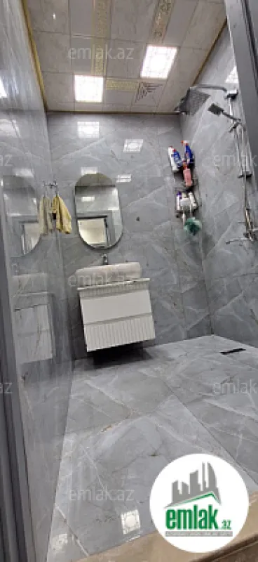 Satılır 4 otaqlı köhnə tikili 110 m²