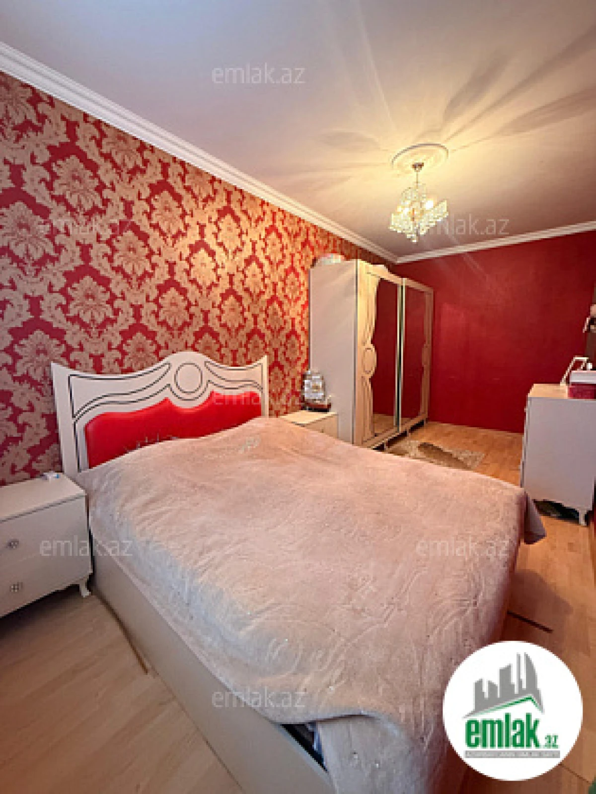 Satılır 4 otaqlı köhnə tikili 77.3 m²