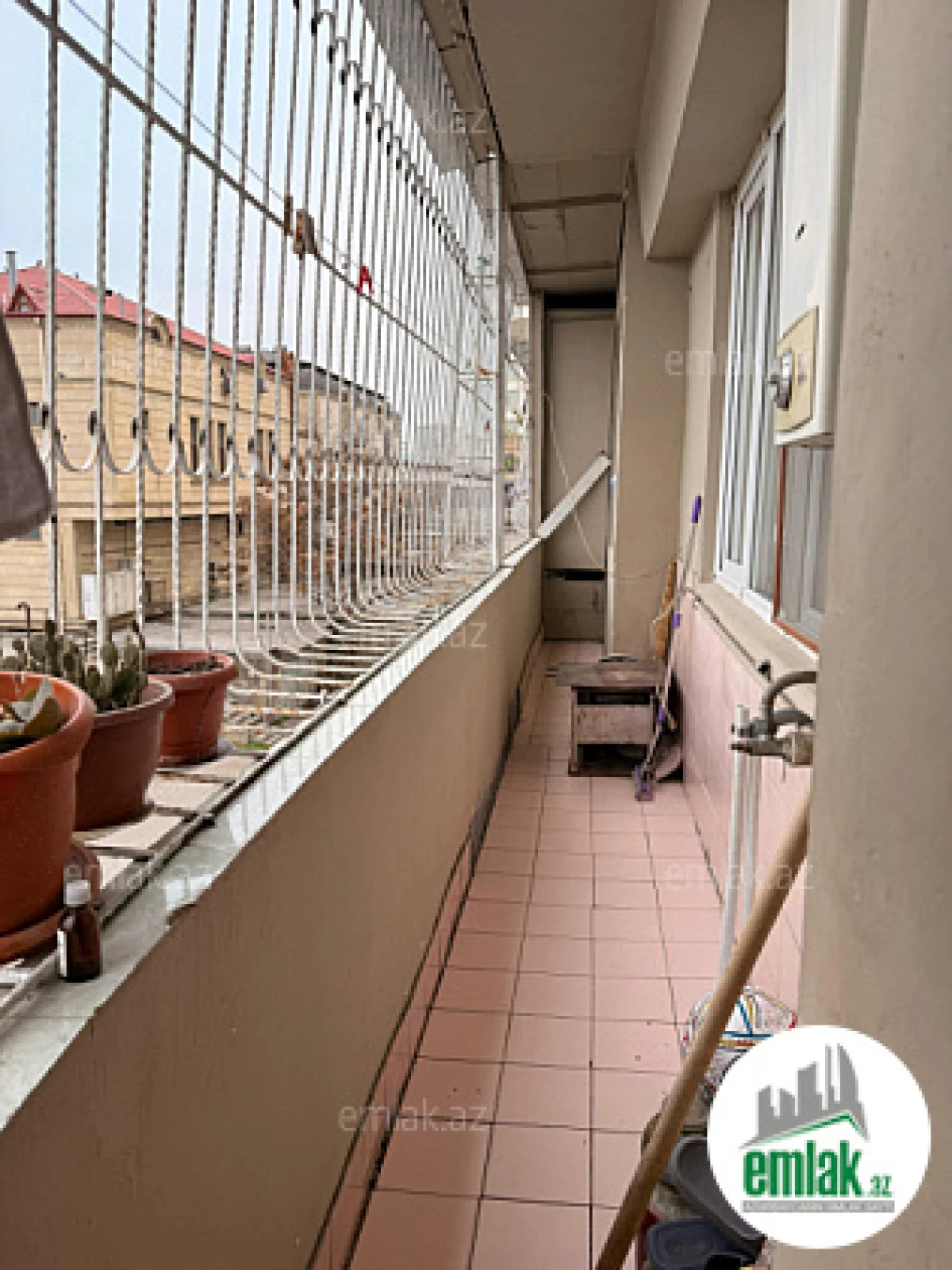 Satılır 4 otaqlı köhnə tikili 77.3 m²