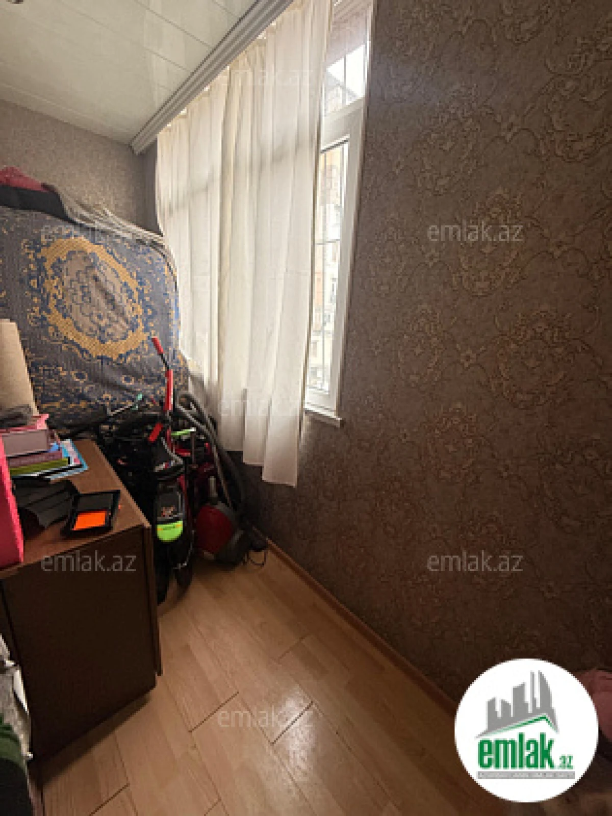 Satılır 4 otaqlı köhnə tikili 77.3 m²