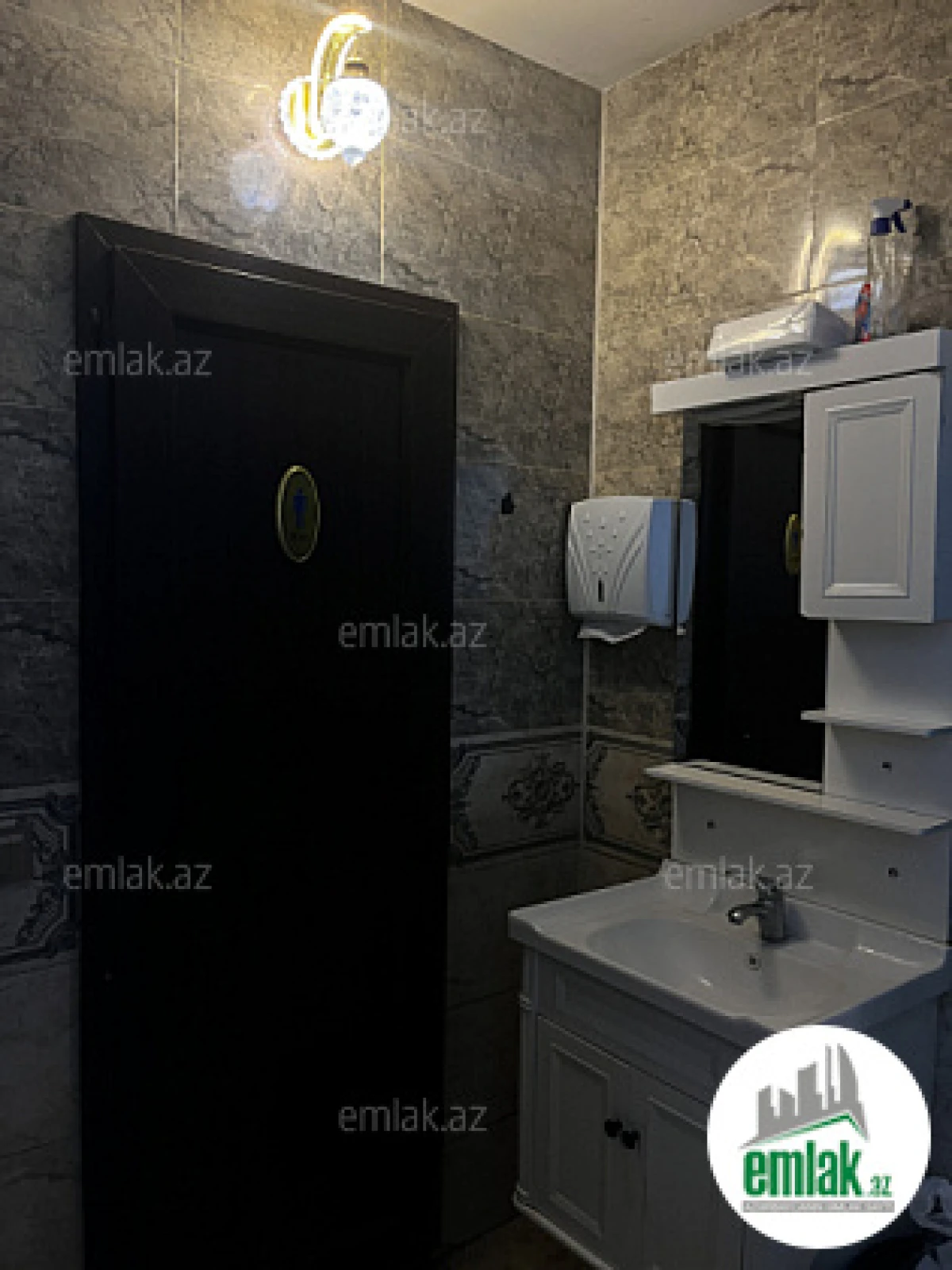 Satılır 8 otaqlı obyekt 271 m²